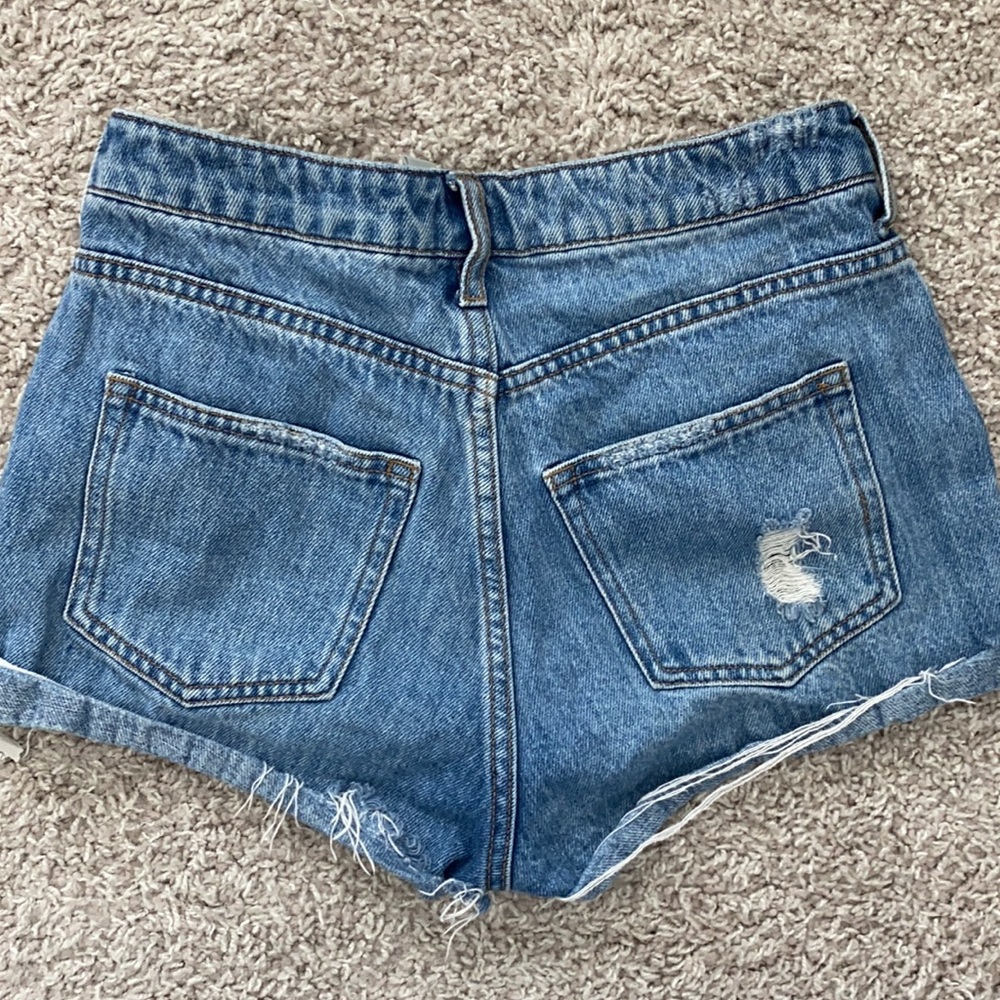 H&M Shorts - Picture 3 of 5